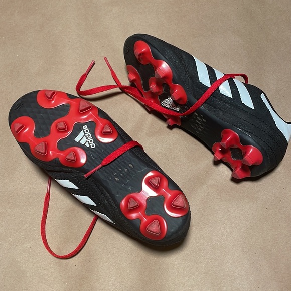 Adidas Soccer cleats boys size 2 - Picture 5 of 5